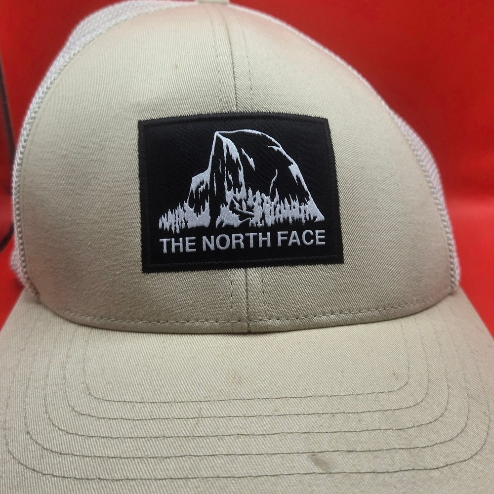 The North Face Truckee Trucker Hat Men S/M Beige Good FlexFit Mesh Back